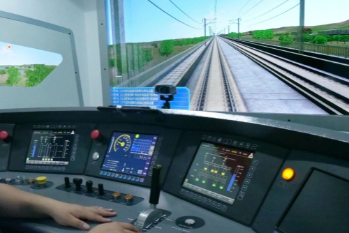 想當(dāng)火車司機？中專學(xué)歷也能報名！穩(wěn)定高薪 + 鐵飯碗！